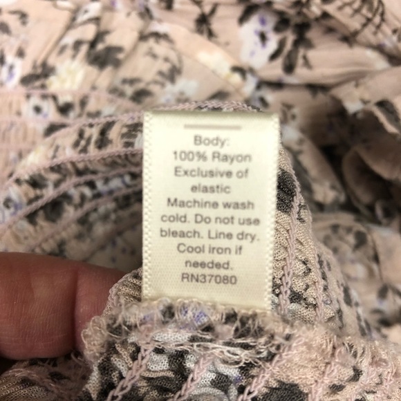 Button Back Top/Blouse - Picture 5 of 5